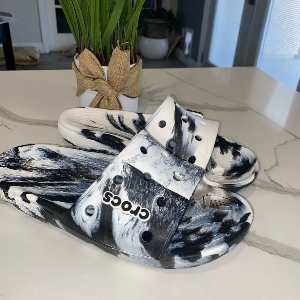 Crocs Classic Marbled Slide Sandals Clog Tie Dye White Black Men’s 7